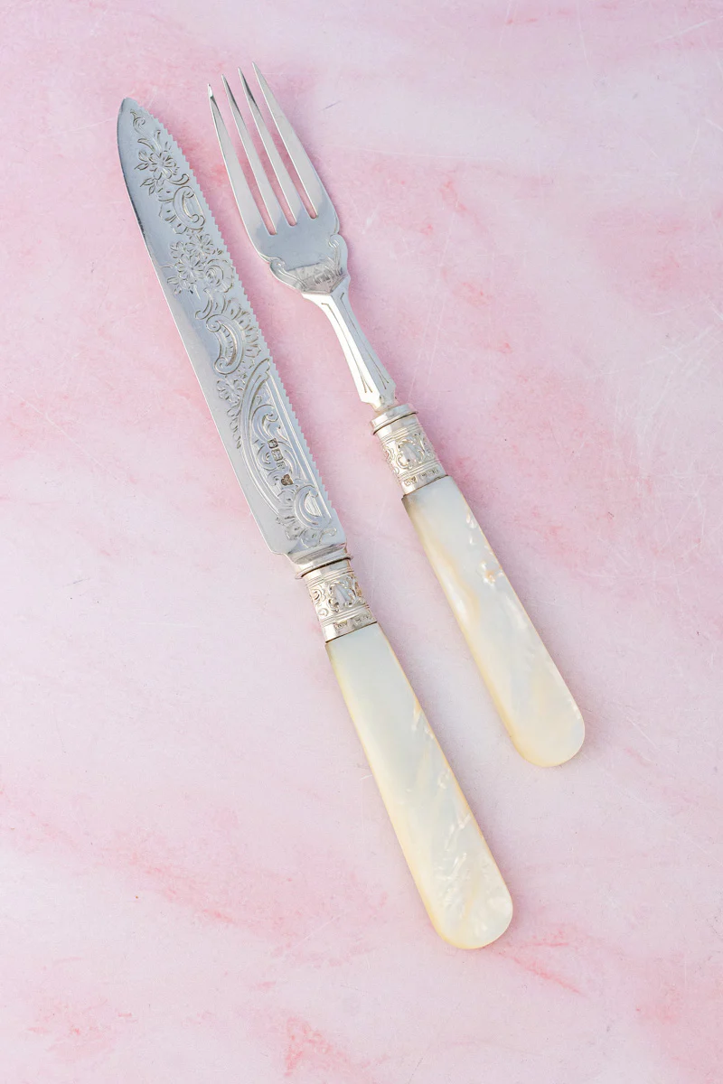 1902 Mother of Pearl and Sterling Cake Knife & Fork - Image 3
