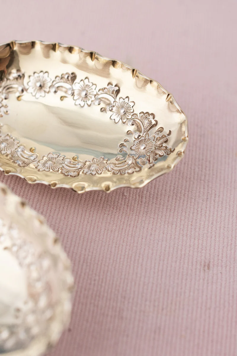Antique Silverplate & Mother of Pearl 7-piece Fruit Service with Grape Shears, Nutcrackers and Picks - Image 18