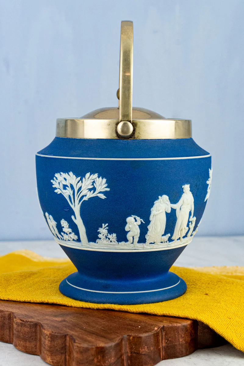 Antique Wedgwood Jasperware Biscuit Barrel - Image 5