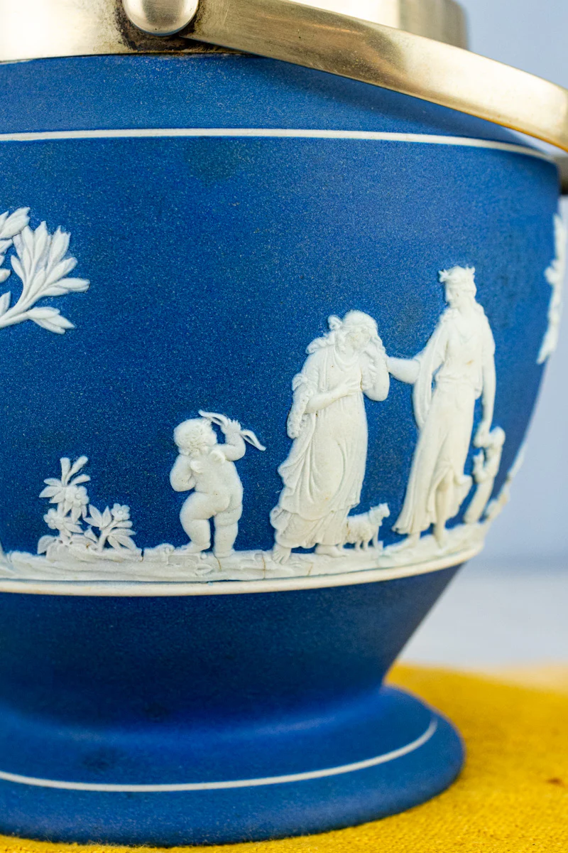 Antique Wedgwood Jasperware Biscuit Barrel - Image 6