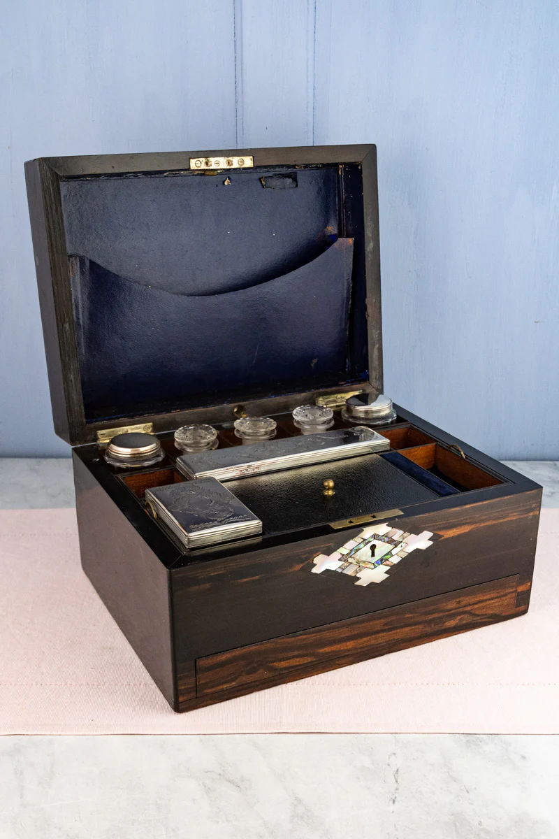 Victorian Rosewood Traveling Box - Image 3