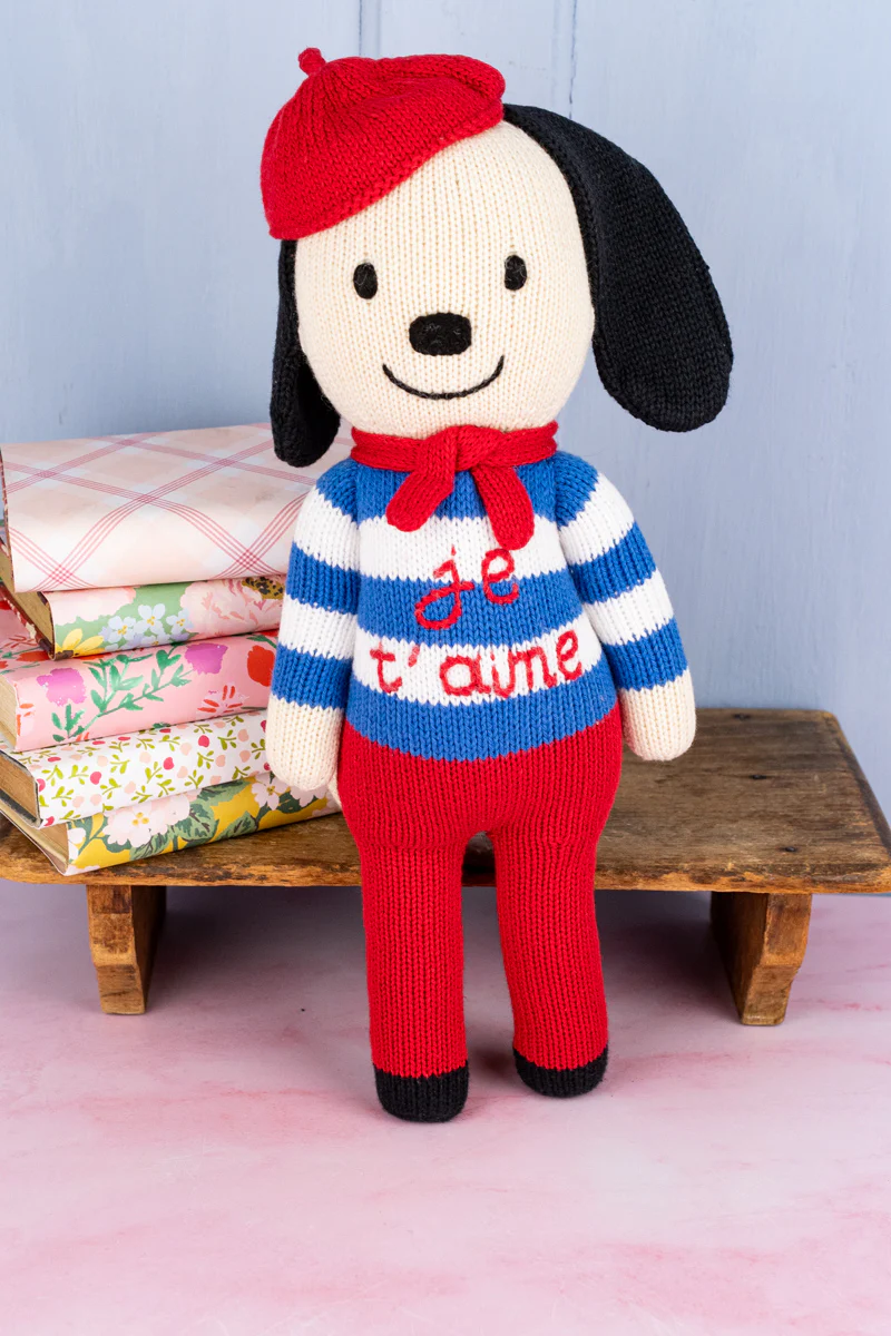 Pierre "Je T'aime" Knit Dog - Image 4