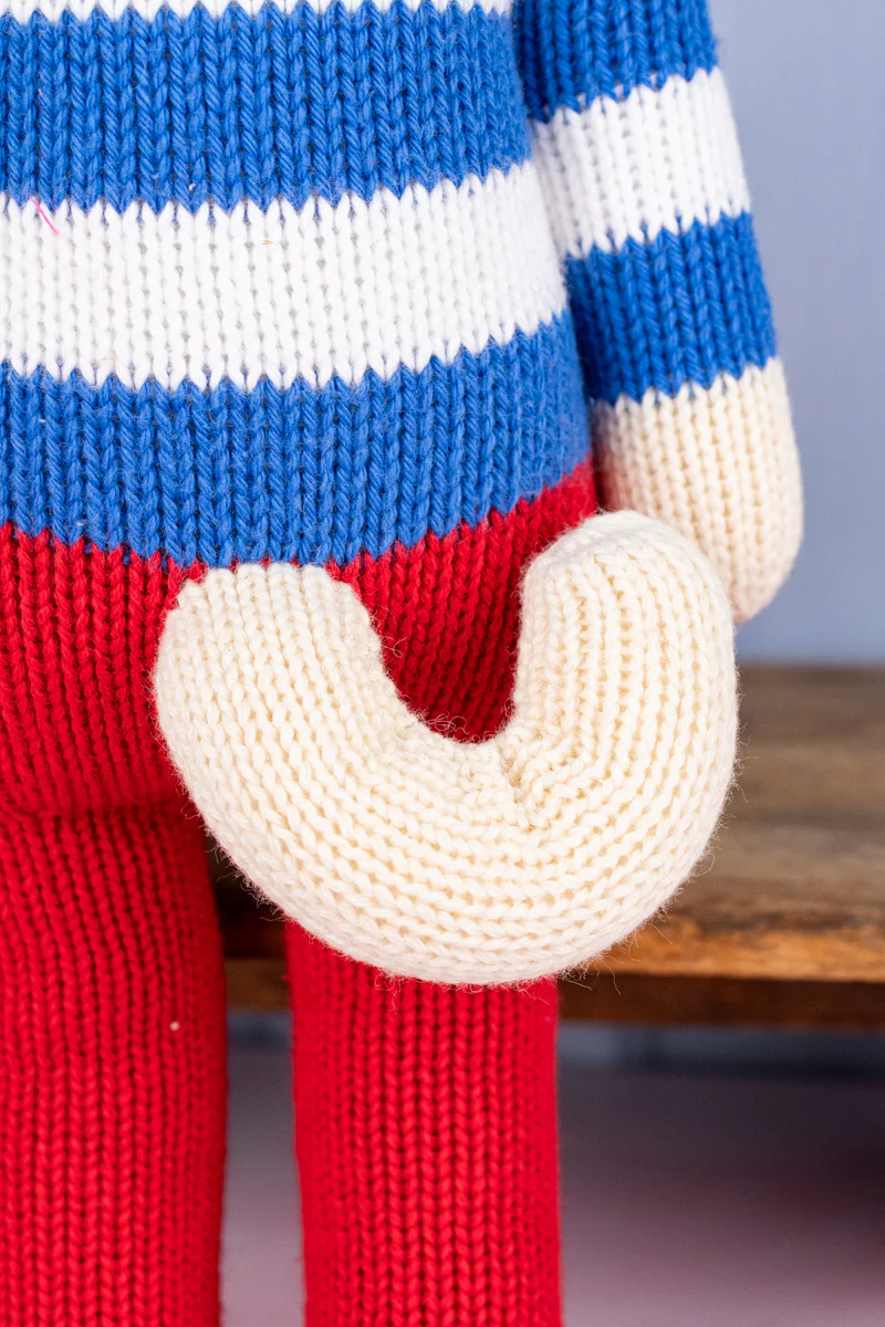 Pierre "Je T'aime" Knit Dog - Image 7