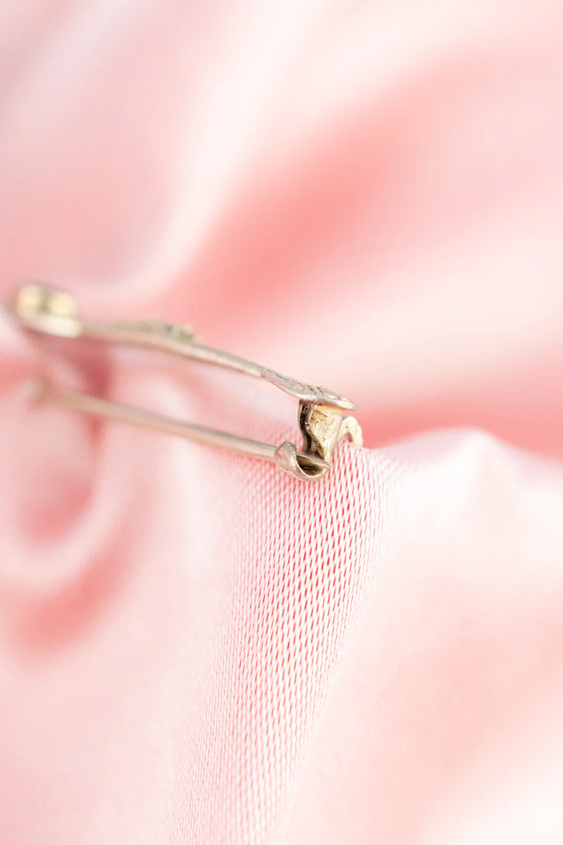 Antique American White Gold Filigree Pin - Image 4