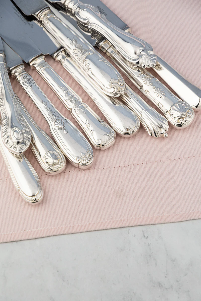 Vintage Silverplate Hotel Flatware - Dinner Knife - Image 4